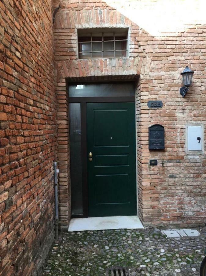 Vicolo Duelli Apartment Ферара Екстериор снимка