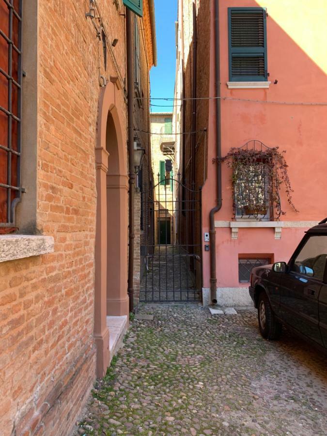 Vicolo Duelli Apartment Ферара Екстериор снимка